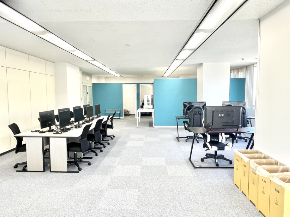 オフィス全体.jpg