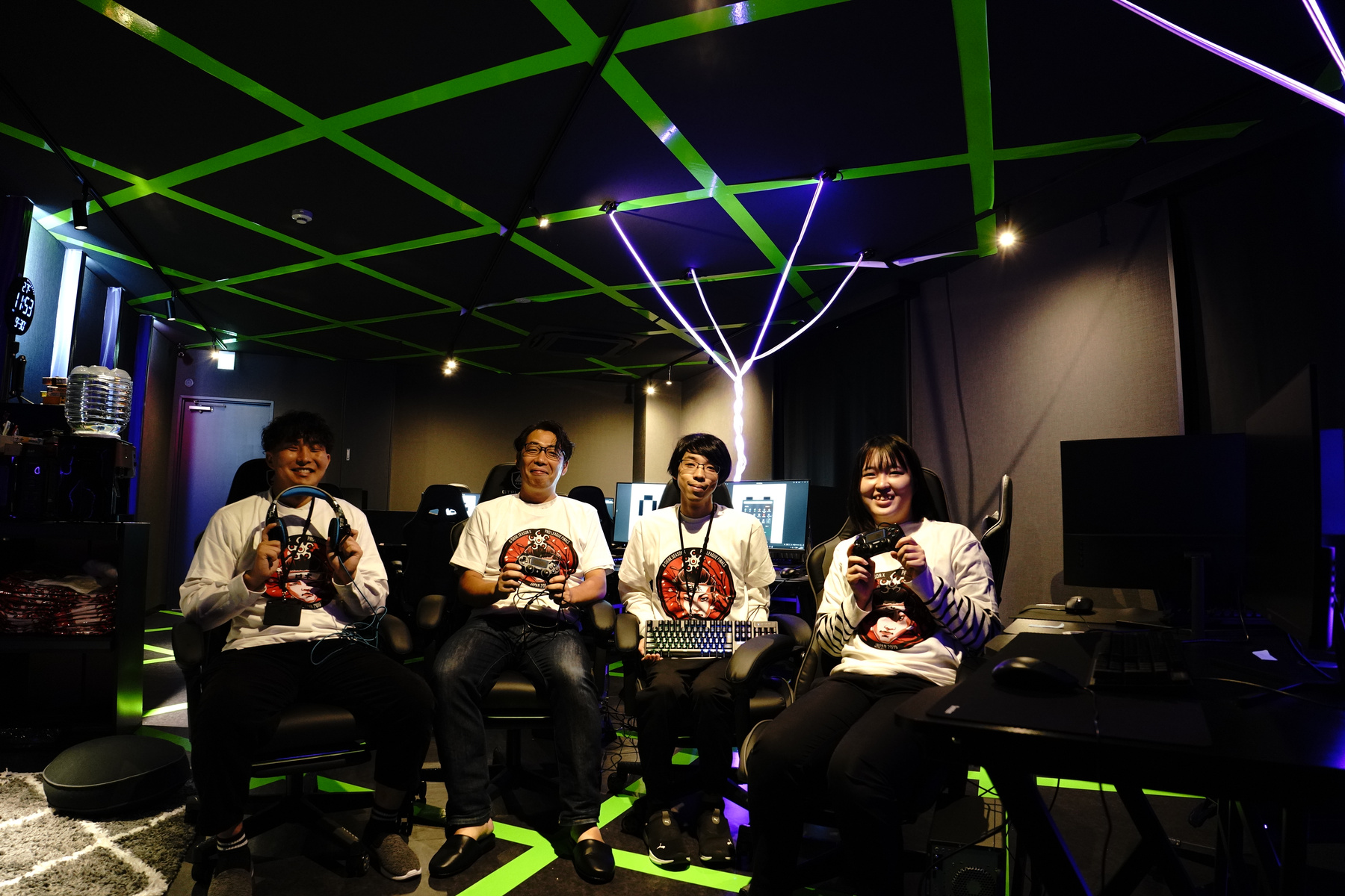 写真素材 職員4人 (1).jpg