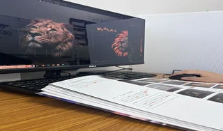 ブルー_作業風景②