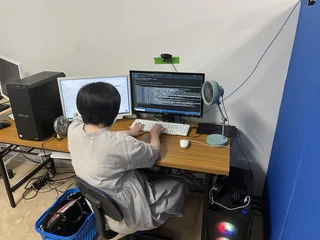 ホワイト学習風景_A型