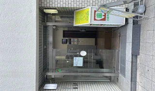 事業所ビル　入り口