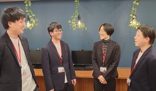 中野_スタッフ談笑中