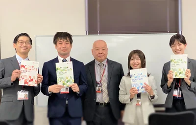 スタッフ集合写真
