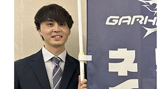 ネイビースタッフ_二階