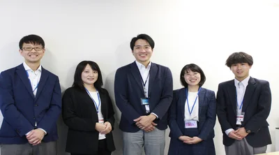 スタッフ全体写真