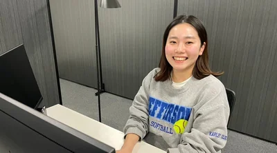 南森町オフィス_スタッフ写真_平井穂乃香さん