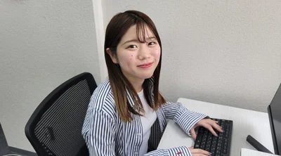 本町オフィス_スタッフ写真_千賀百華さん