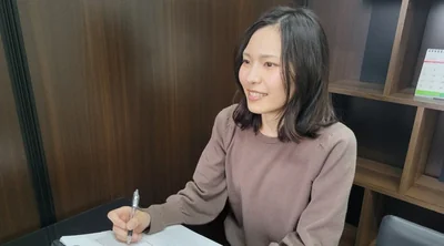 森ノ宮オフィス_スタッフ写真_新井まやさん