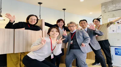 ブースからイエーイ